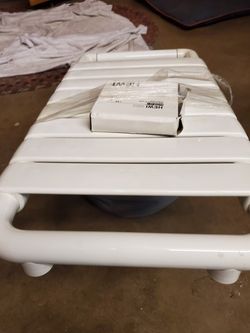 Handicapp hewi spring loaded tub seat