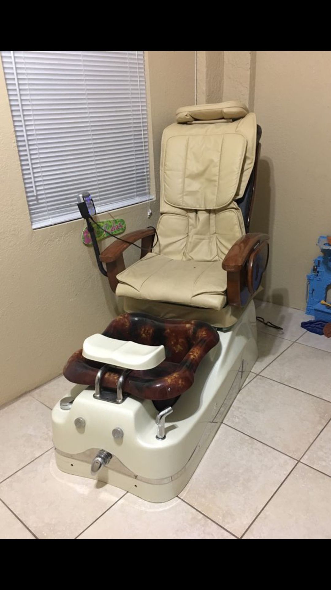 Pedicure chair PRICE REDUCED