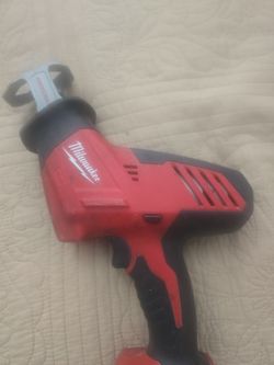 Milwaukee M18 sawzall