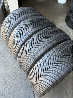 Set 235/55R18 Michelin Tires