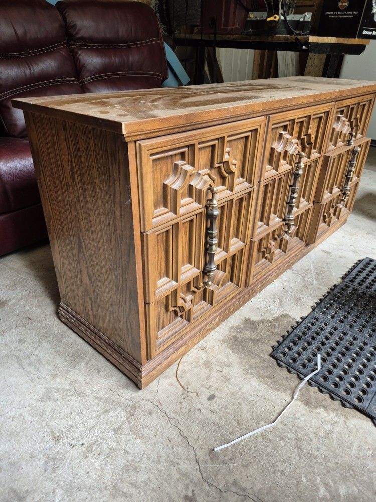 Dresser