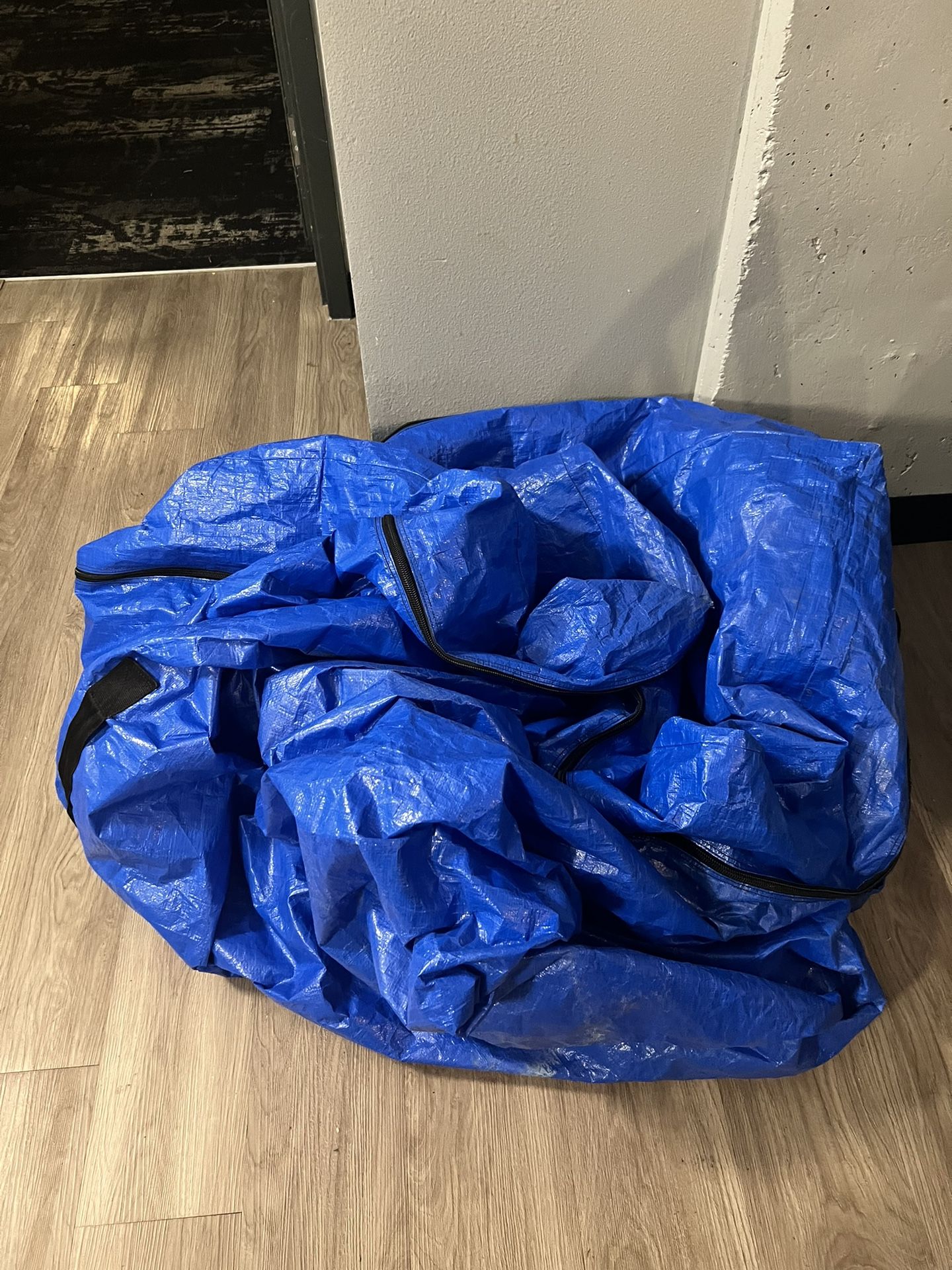 Cal King Zippered Tarp – $5