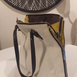 VINCE CAMUTO WHITE & YELLOW COLOR UNIQUE DESIGNED PURSE 