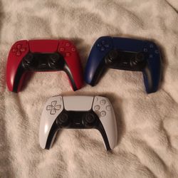 PS5 Controllers