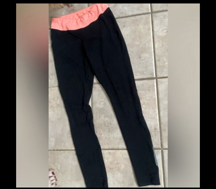 Black Leggings Stretchy Form-Fitting