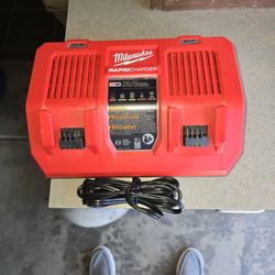 Milwaukee M18 Dual Rapid Charger 