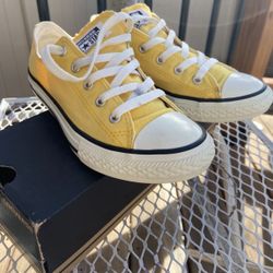 Youth Converse Size 3 Yellow