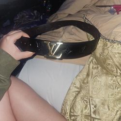 louis vuitton gold and black belt 33-35 inch waist
