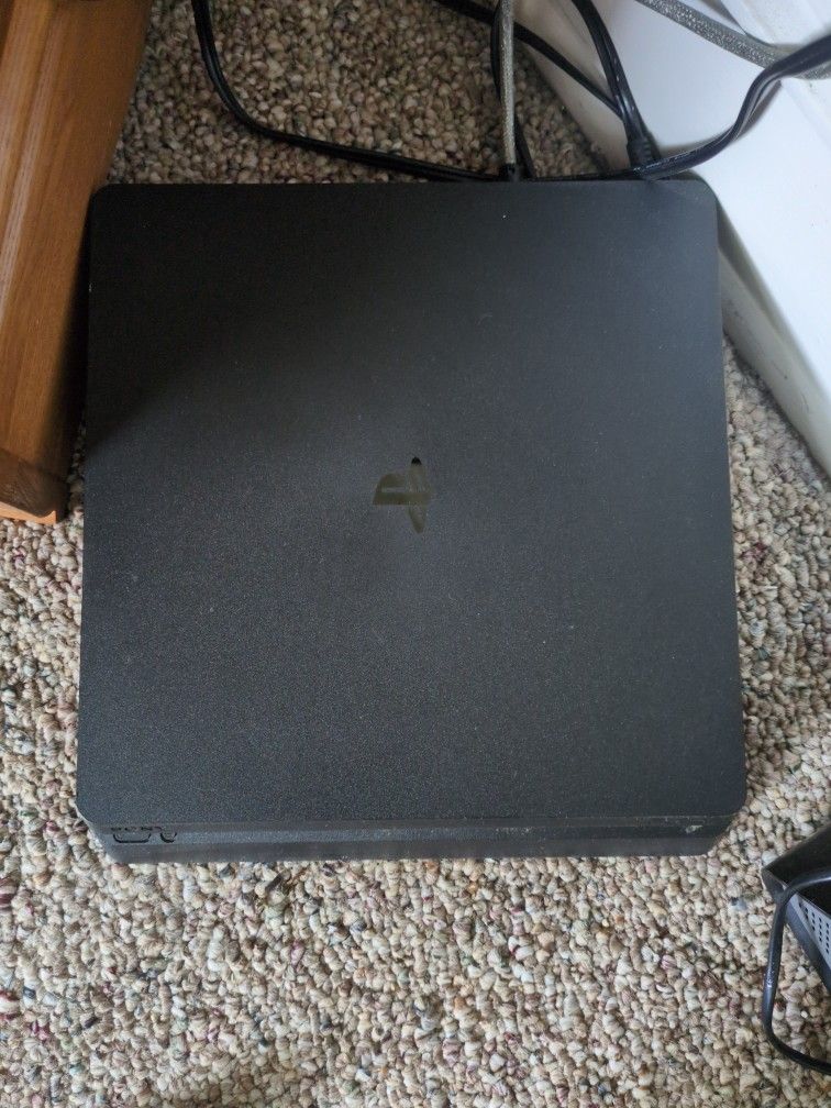 PS4 500gb W/ Controller & All Cords
