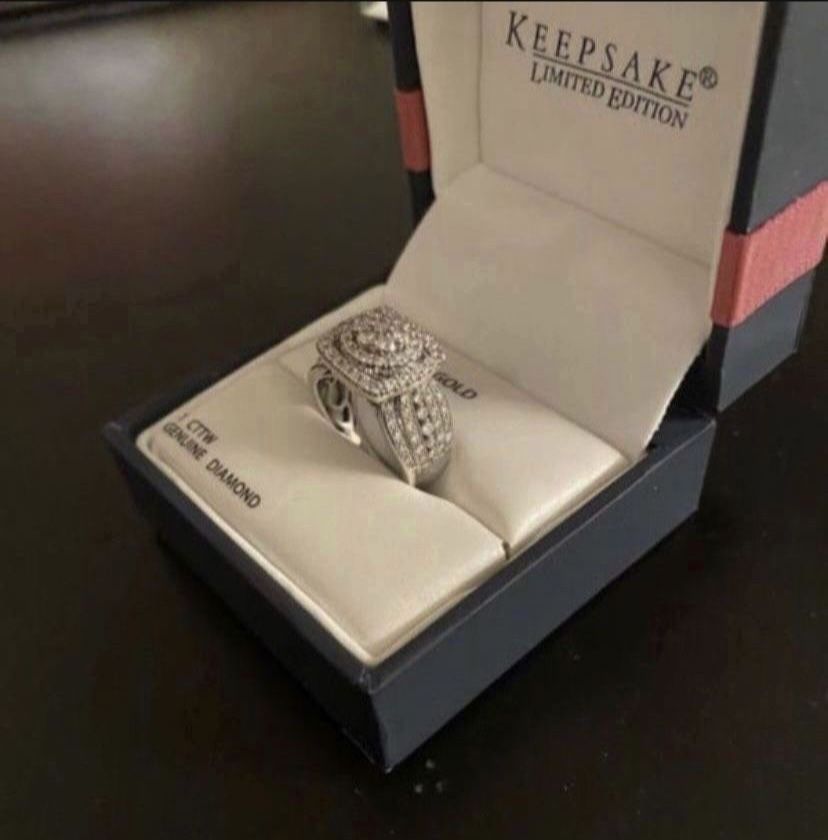 KEEPSAKE RING 