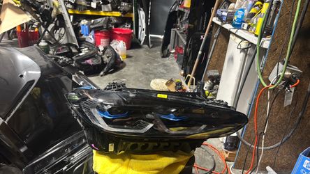 2022 2024 BMW M3 M4 passenger side headlight