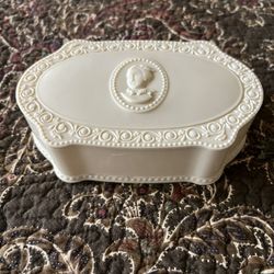 Luxor Cameo French Ivory Celluloid Vintage Vanity Powder Jewelry Trinket Box