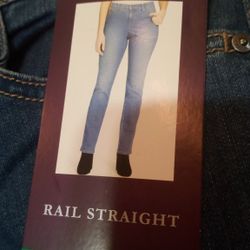 BRAND NEW SIZE 12 LADIES PAIR OF BLUE JEANS.
