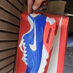 Air Max 90 hyper Royal coconut milk
