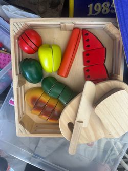Melissa & Doug Wooden Fruit Cutting Boards/Knives Box Play Set