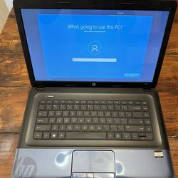 HP Model 2000 Laptop With Charger