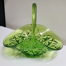 11" Indiana Glass Green Basket Diamond Design 