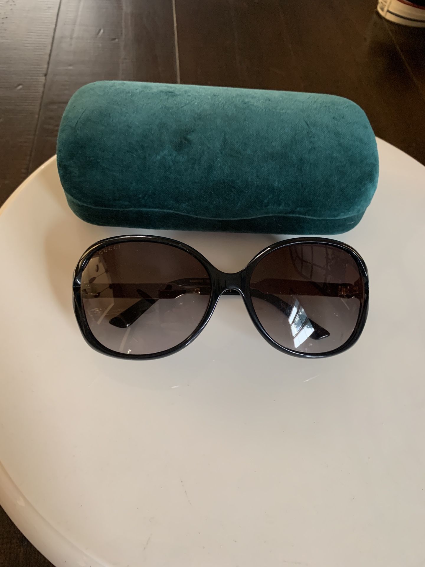 GUCCI Sunglasses GG0076S. 