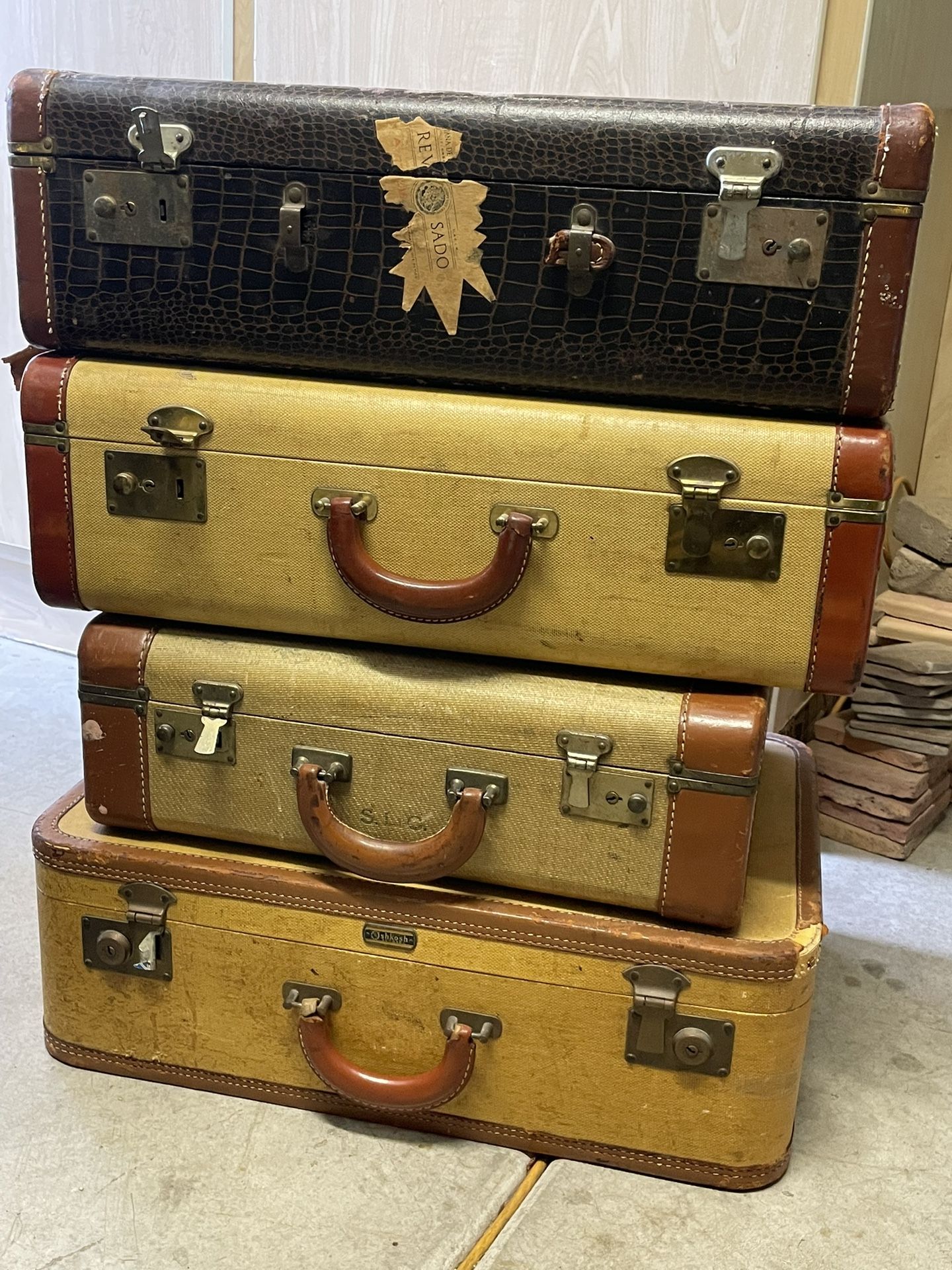 VINTAGE SUITCASES
