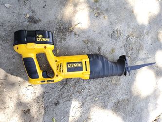 DW938 Saw DeWalt Battery No Charger 