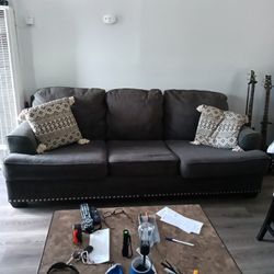 SOFA FOR SALE EXCELLENT CONDITION 