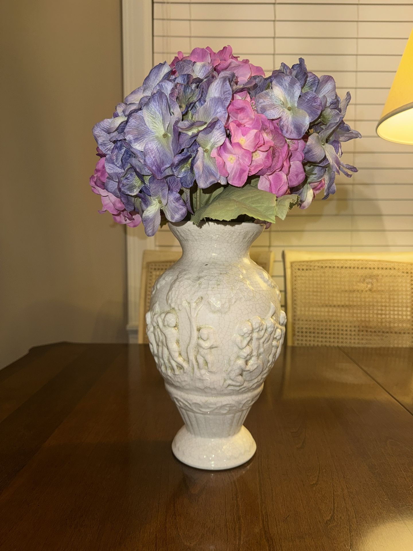 πΊ Vintage-Style Cherub Vase β $15 OBO πΊ
