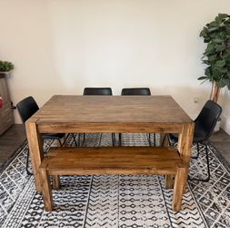 Dining table set