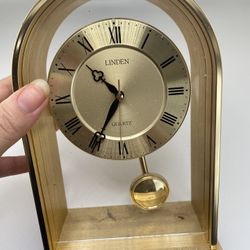Vintage LINDEN Quartz mantel desk clock. Gold tone finish, Japan