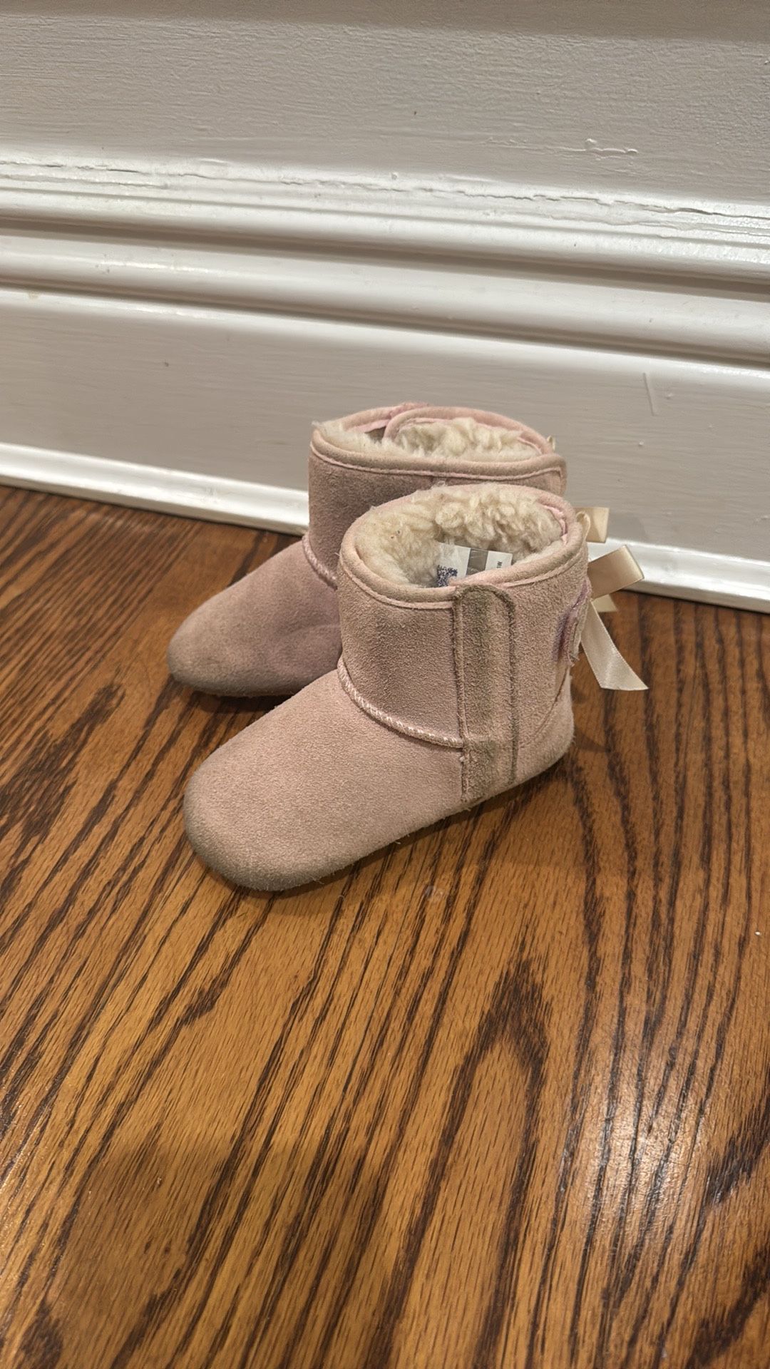 Pink Bailey Bow Girls UGG Boots Size 4/5