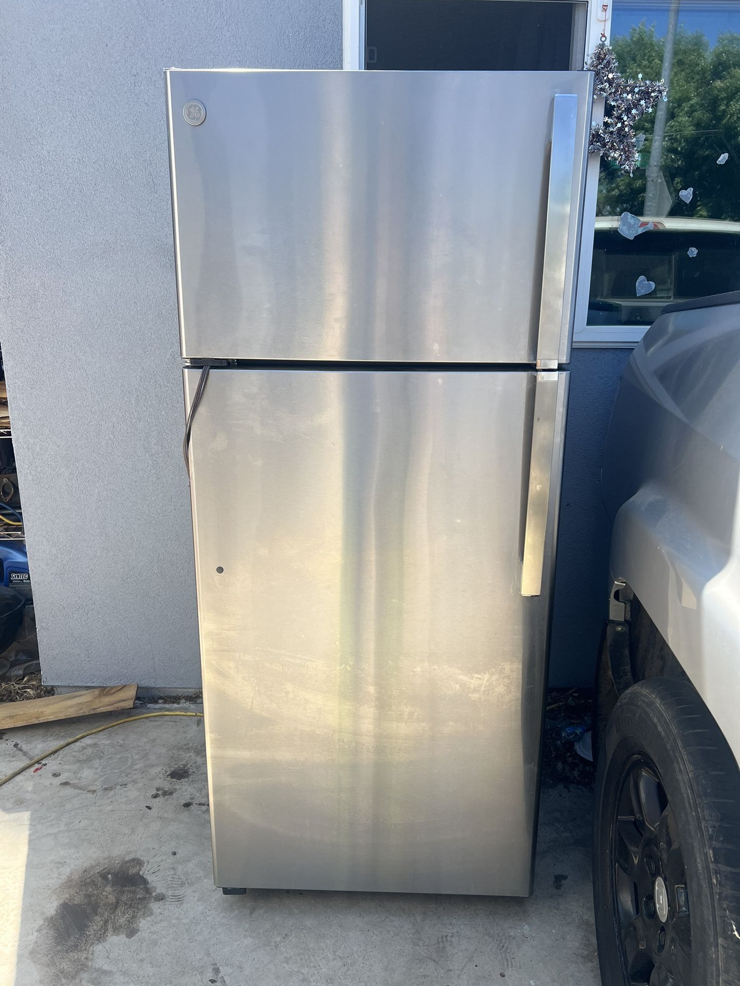 GE Refrigerator
