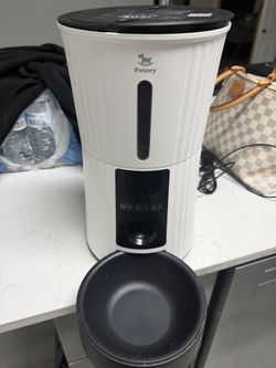 Dog/Cat Feeder