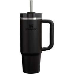 Stanley cup 32 oz available for meet up brand new