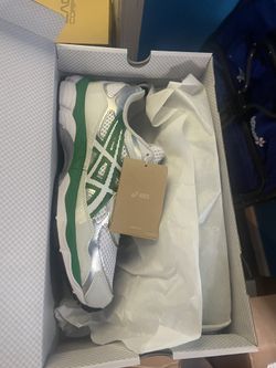 Hidden Asics Sz 11