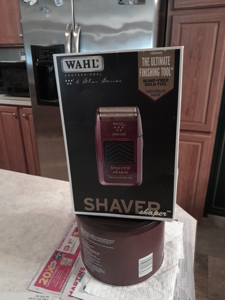 Electric, Rechargeable Razor