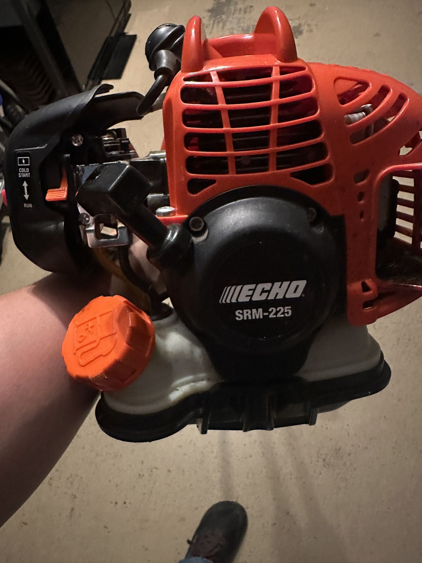 Echo SRM 225 Weed eater string trimmer.