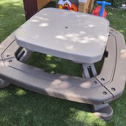 Little Tikes Folding Picnic Table (no umbrella)