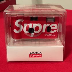 Supreme Yashica Camera