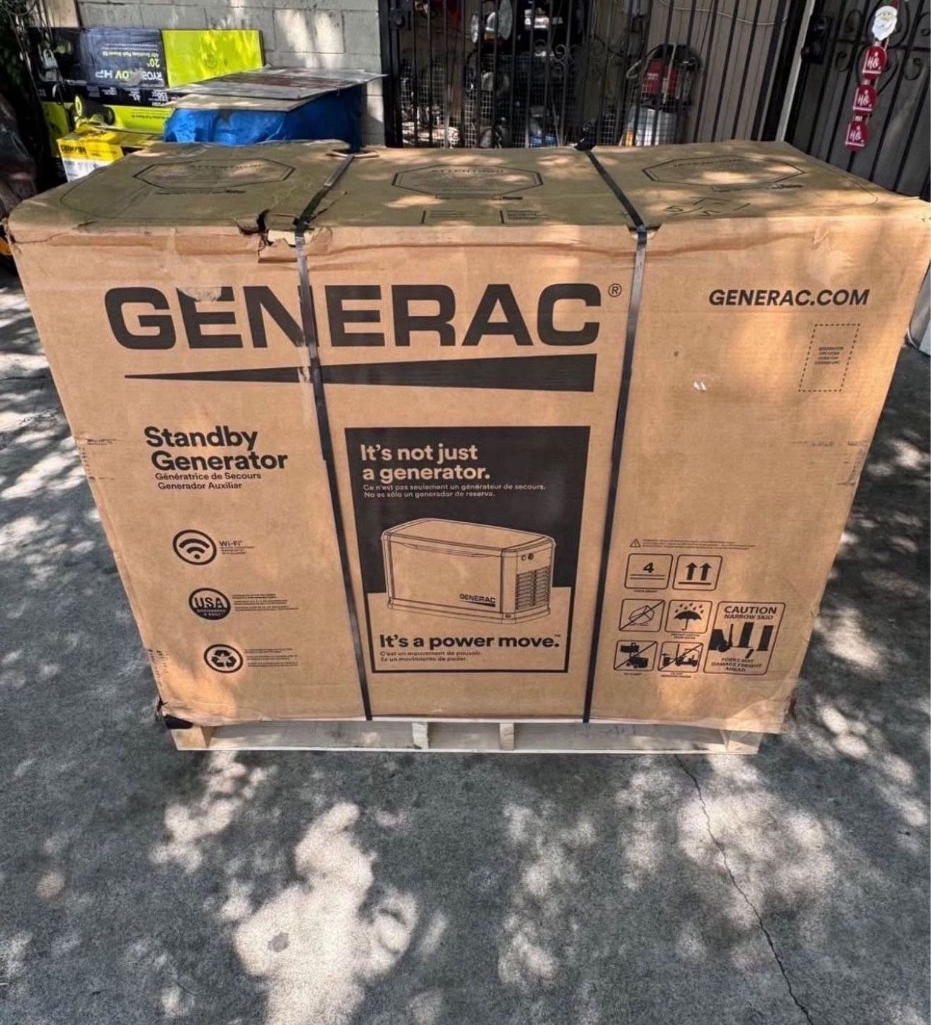 Generac 14,000 Watt - Dual Fuel Air- Cooled Whole House Home Standby Generator, Smart Home Monitorin