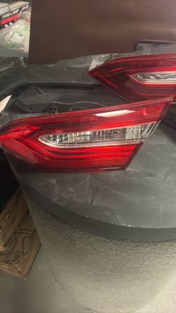 2018 - 2020 Toyota Camry Rear Passenger Right Side Inner Taillight Lamp LED OEM