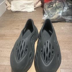 Yeezy foam runner size 12