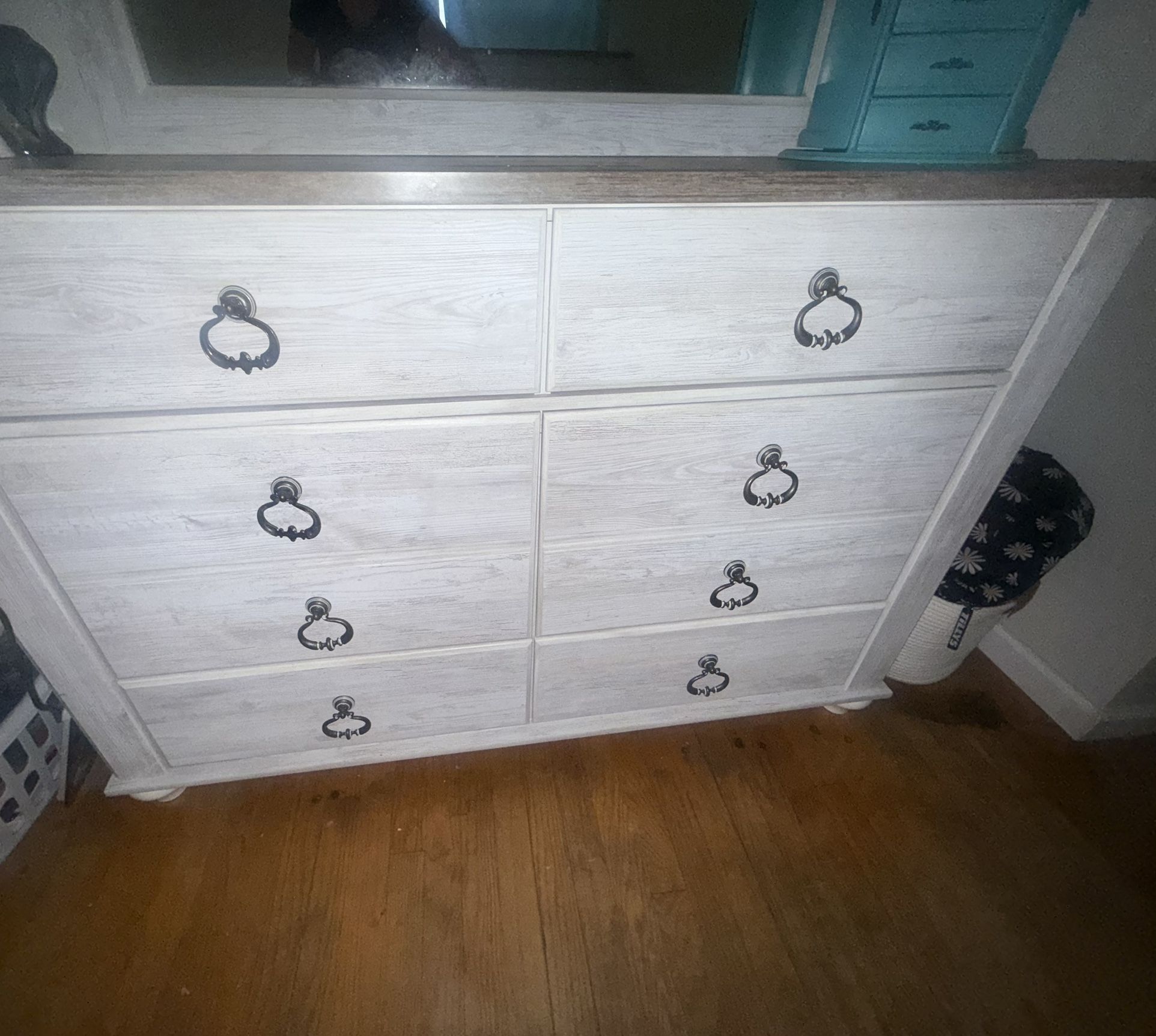 Almost New Youth Bedroom Set
