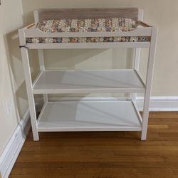 Diaper Changing Table Whit the Mattress.