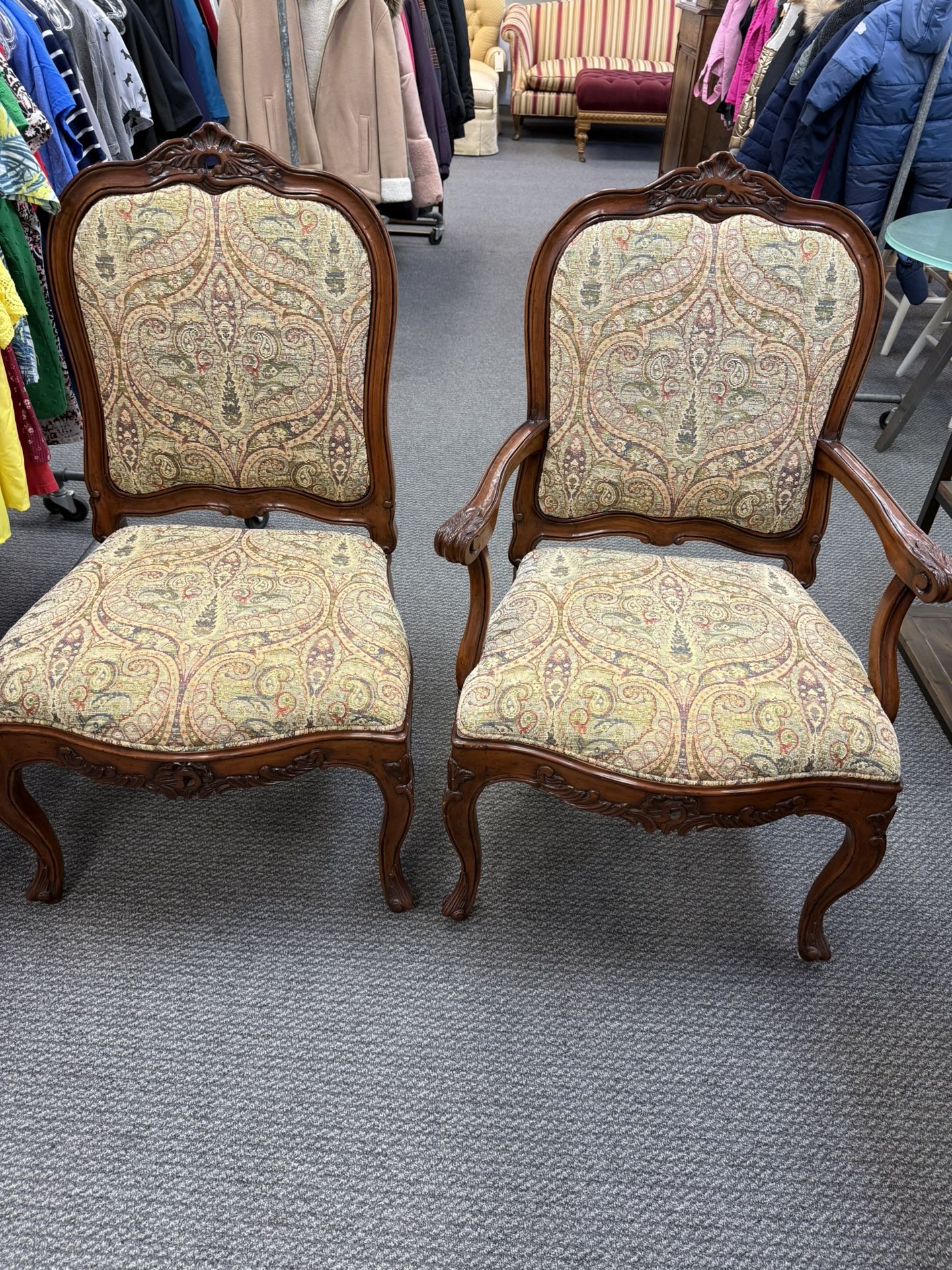 2 Armchairs & 8 Chairs