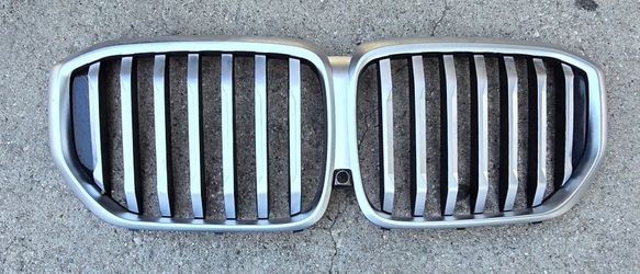 2023 2024 2025 BMW X5 FRONT BUMPER UPPER GRILL VENTS