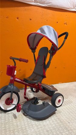 Radio flyer baby tricycle with parent handle