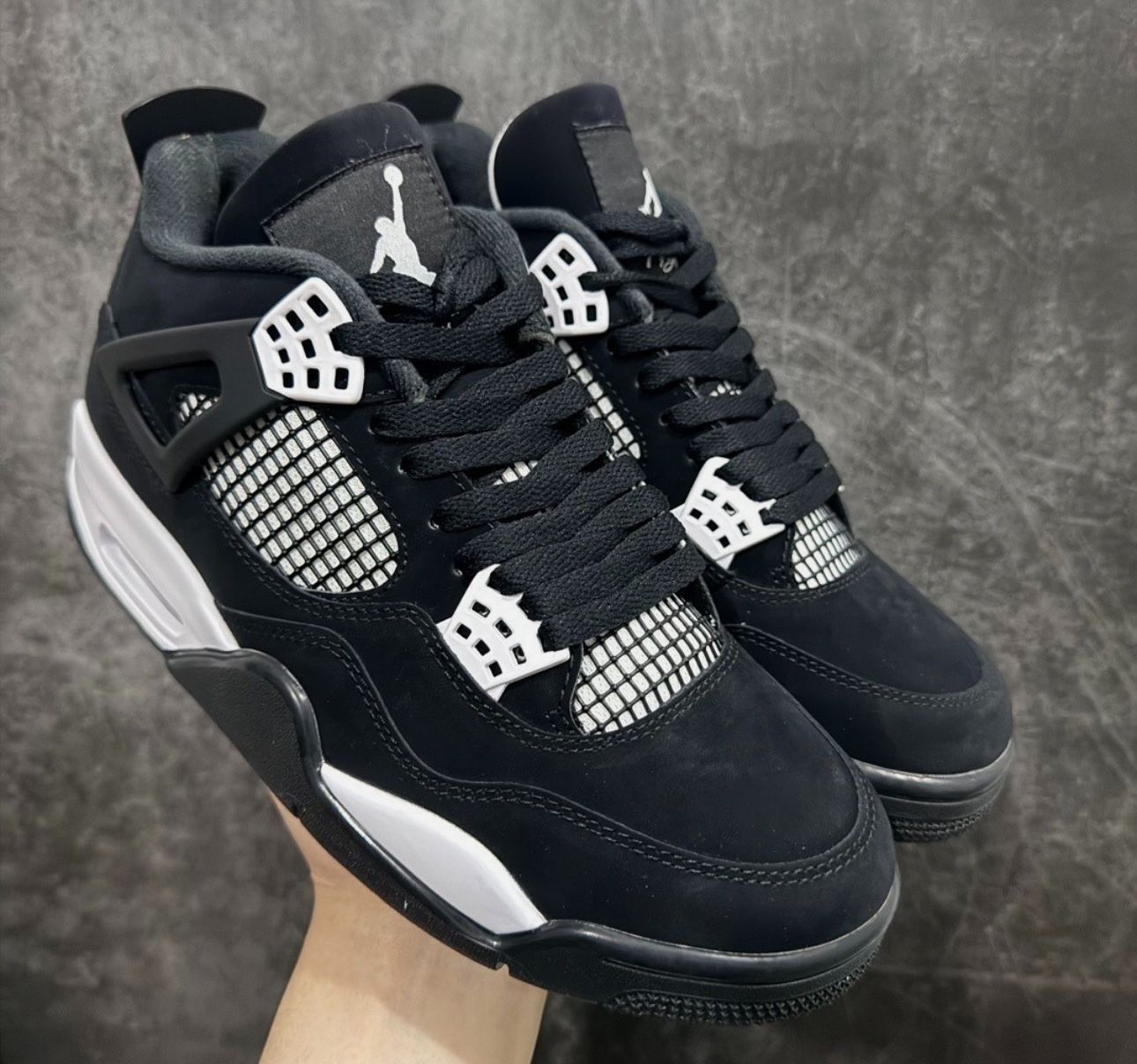 Jordan 4’s White Thunder 