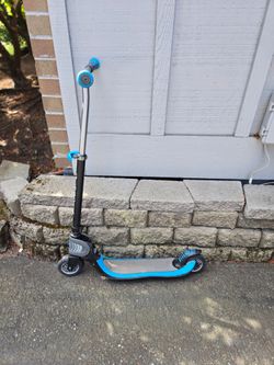2 foldable scooters