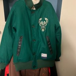 Xl Used In Great Condition Milwaukee Bucks Varsity Coat