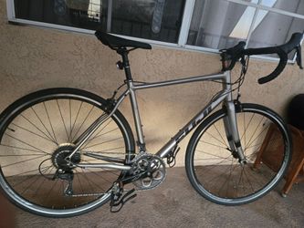 Fuji Sportif 2.1 Road Bike