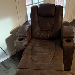 3 Piece Reclinable Living Room couch, loveseat, and recliner. $650 OBO